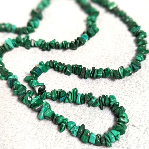 Jewelry - Vintage Natural Malachite Stone / Chip Necklace 36" Long Strand